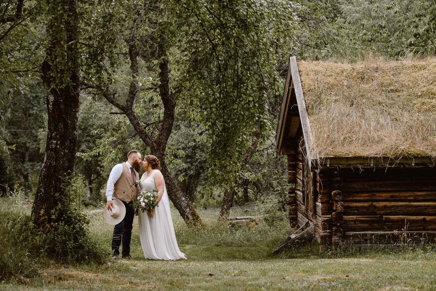 Bröllopsfotograf i Småland - Nässjö - Almesåkra - Gödeberg